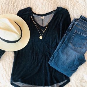 Navy basic staple top